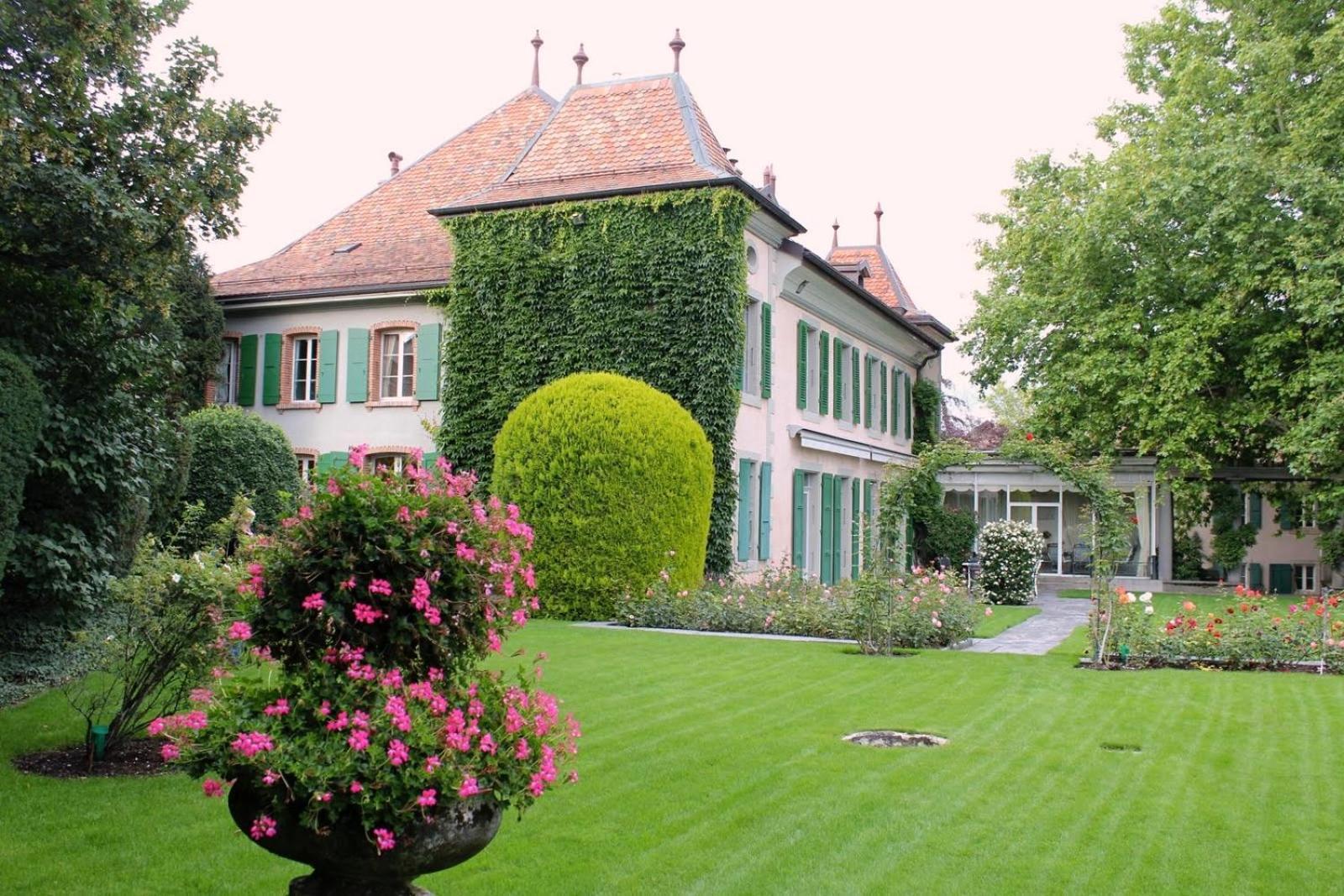 Le Chateau Lavigny Exterior photo